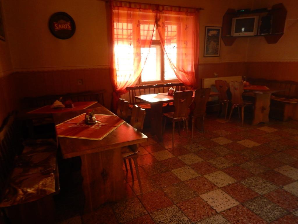 Penzión a reštaurácia pod Hradom, Turńa nad Bodvou Exterior foto